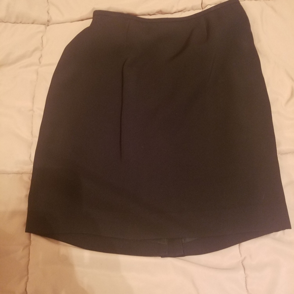 Petite sophisticate suit - Picture 3 of 5